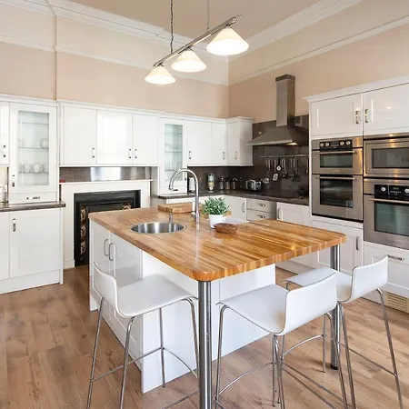 Stunning Spacious Central Apartment Near Parade Gardens Bath Exterior photo