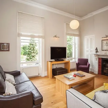 Stunning Spacious Central Apartment Near Parade Gardens Bath Exterior photo